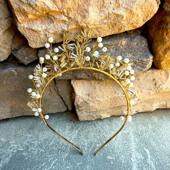 New?Anthropologie-Elegant Gold and Pearl Headband